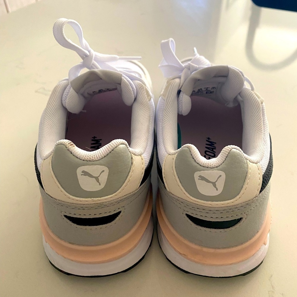 Puma Running Shoes Sneakers Tennis Fall Size 8 Women’s Worn Twice